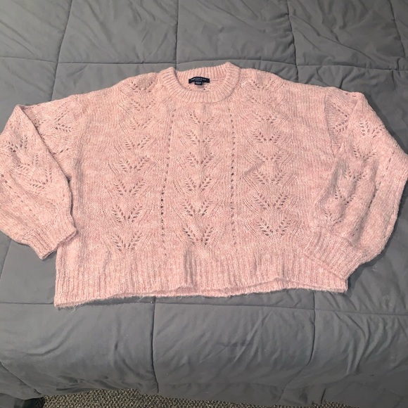 AE cropped top sweater. Color Blush - Picture 2 of 4